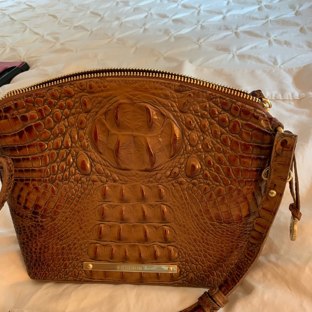 Cute Brahim shoulder bag. Light brown in color.